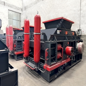 低轉(zhuǎn)速高壓力對輥制砂機(jī)，憑什么成為高品質(zhì)機(jī)制砂的 “粒形守護(hù)神”？