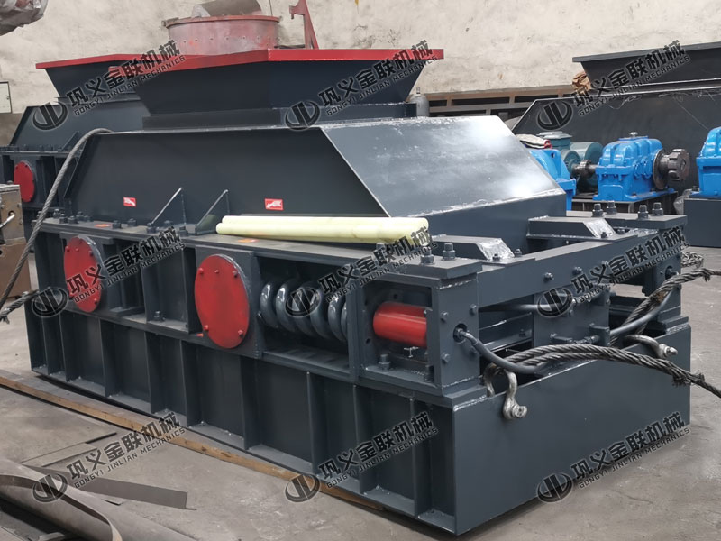 時產(chǎn)100噸花崗巖制砂機多少錢一臺，可以選擇的型號多嗎？