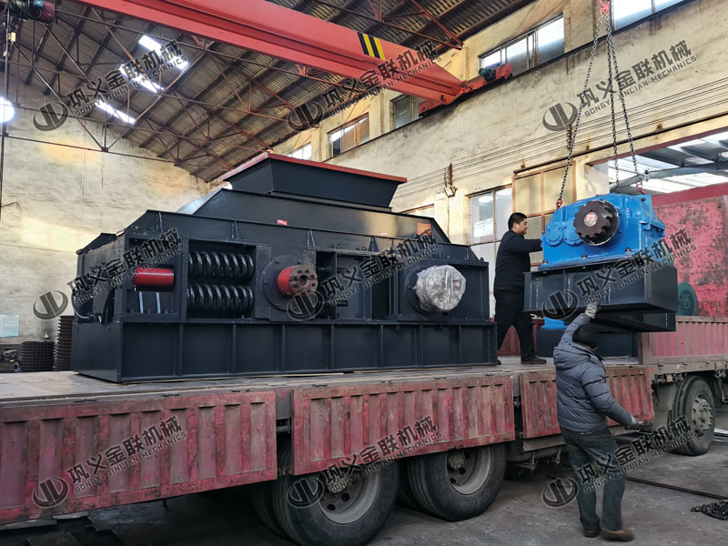 時(shí)產(chǎn)100噸對(duì)輥制砂機(jī)參數(shù)是多少，有哪些部分組成