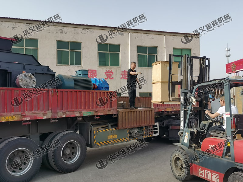 鵝卵石粉碎機(jī)廣泛用于哪些行業(yè)，原理是什么？