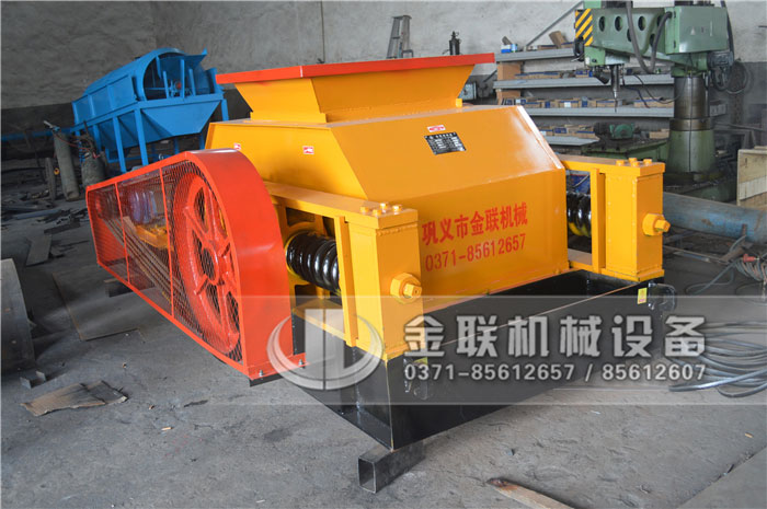 齒式破碎機是怎樣調(diào)整排料口大小的，型號有哪些？