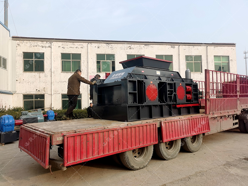 全自動液壓對輥制砂機產(chǎn)量高嗎？價格貴嗎？