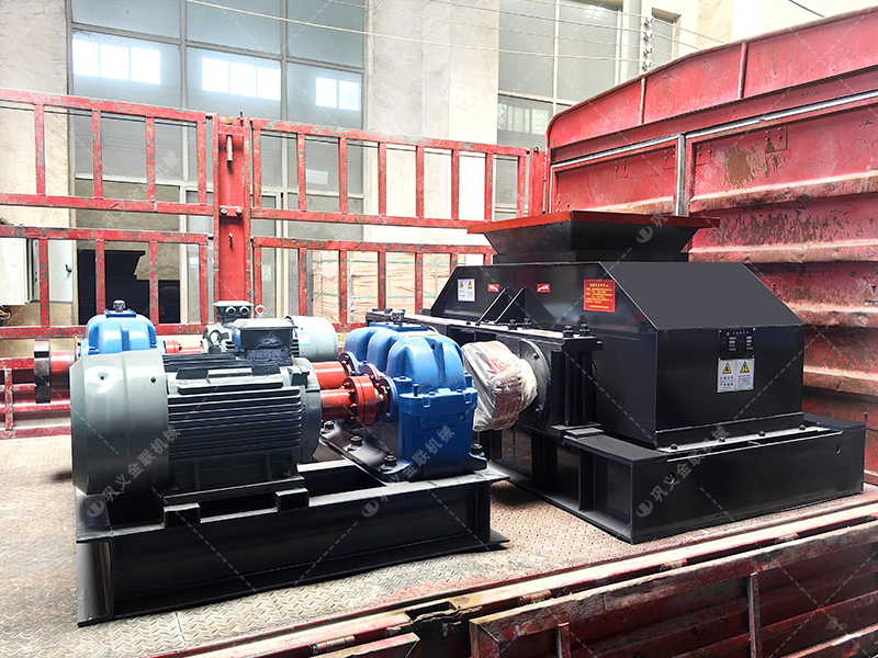 2PG86對輥破碎機(jī)發(fā)貨 中型破碎機(jī)設(shè)備發(fā)往浙江