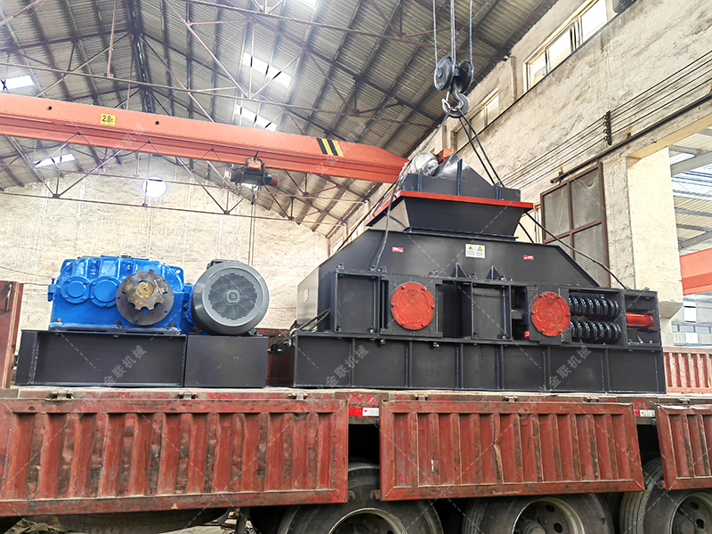 單臺1200x800型對輥破碎機(jī)設(shè)備發(fā)貨圖片