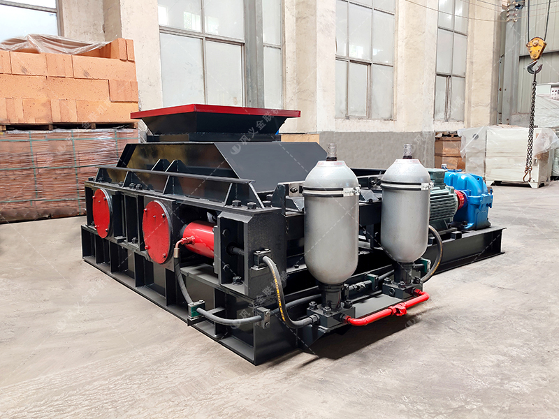中型制砂機-液壓對輥制砂機設(shè)備發(fā)貨圖片