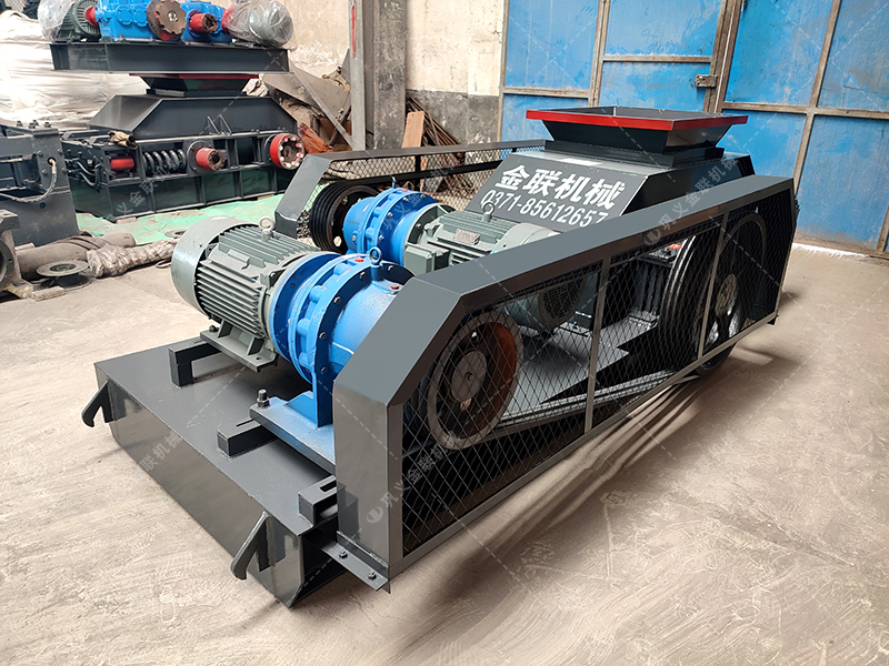 2PG400x400對(duì)輥破碎機(jī)發(fā)貨圖片_發(fā)往福建泉州_破碎瓜子石