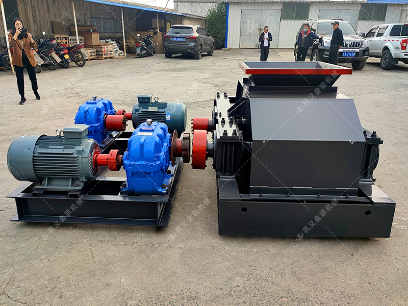 2PG800x600對輥破碎機發(fā)貨圖片_發(fā)往貴州貴陽_破碎鵝卵石