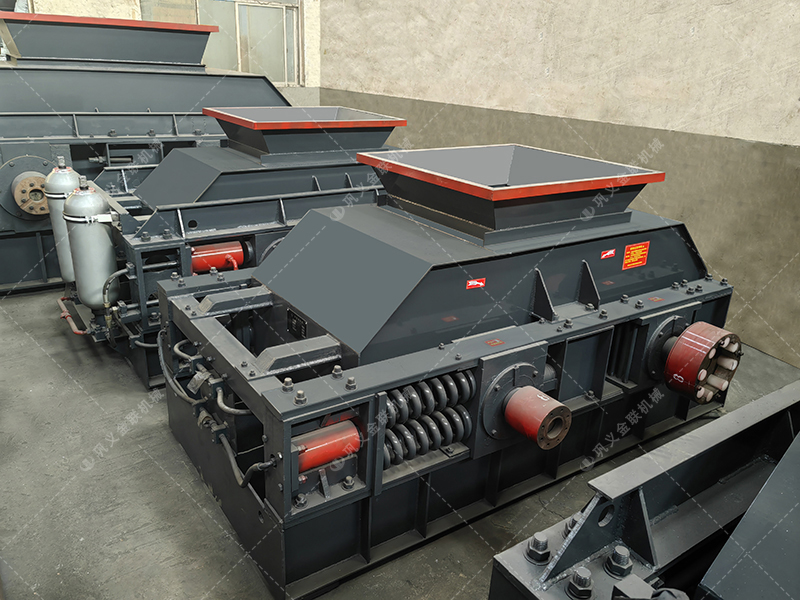 2PG1000X700連軸式對輥破碎機發(fā)貨圖片_發(fā)往廣東湛江_玄武巖制砂