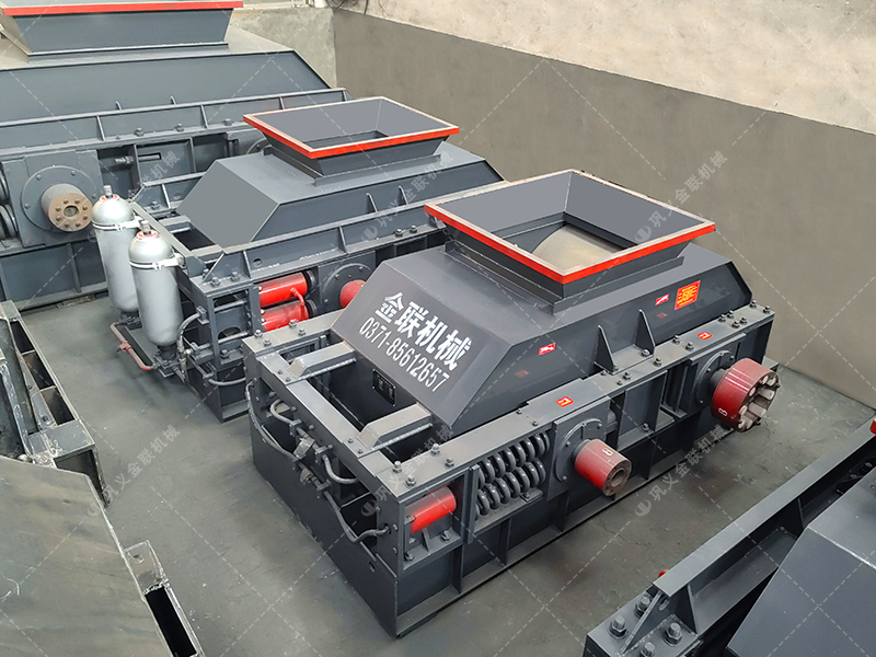 2PG1000X700連軸式對輥破碎機發(fā)貨圖片_發(fā)往廣東湛江_玄武巖制砂