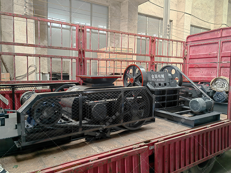 不挑食的 “實力派”：雙齒輥破碎機如何輕松應(yīng)對礦石開采中的多樣物料？?