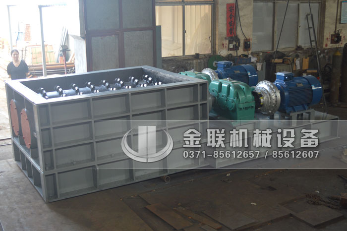2PLF50/200大型強(qiáng)力分級(jí)雙齒輥破碎機(jī)發(fā)貨圖片_發(fā)往山東淄博_破碎煤炭
